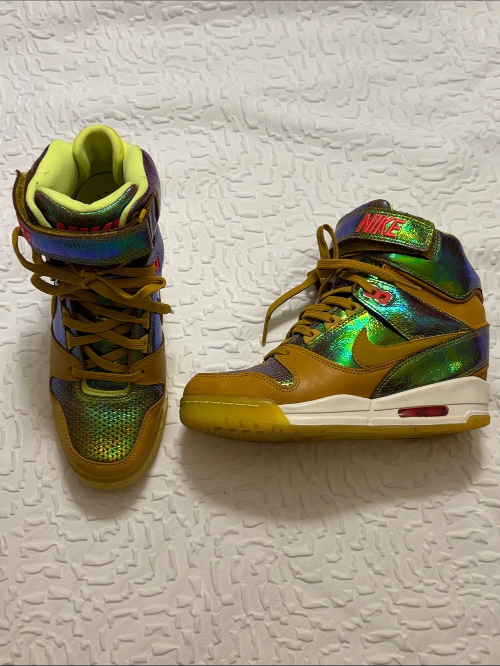 Nike Sky High Wedge Air Revolution Women Size 7 World Cup Gold Trophy Iridescent - Picture 2 of 6